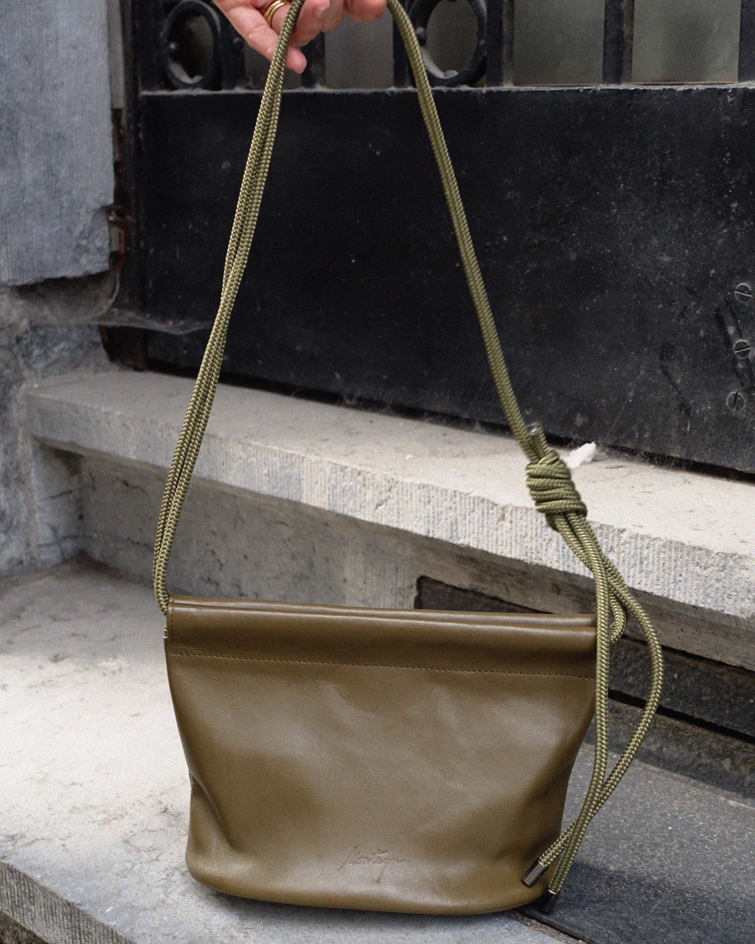 Oval bag Moss green